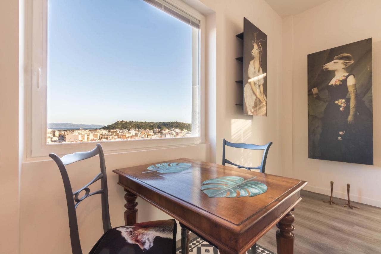 Eleventh Floor Suites Cagliari Bagian luar foto