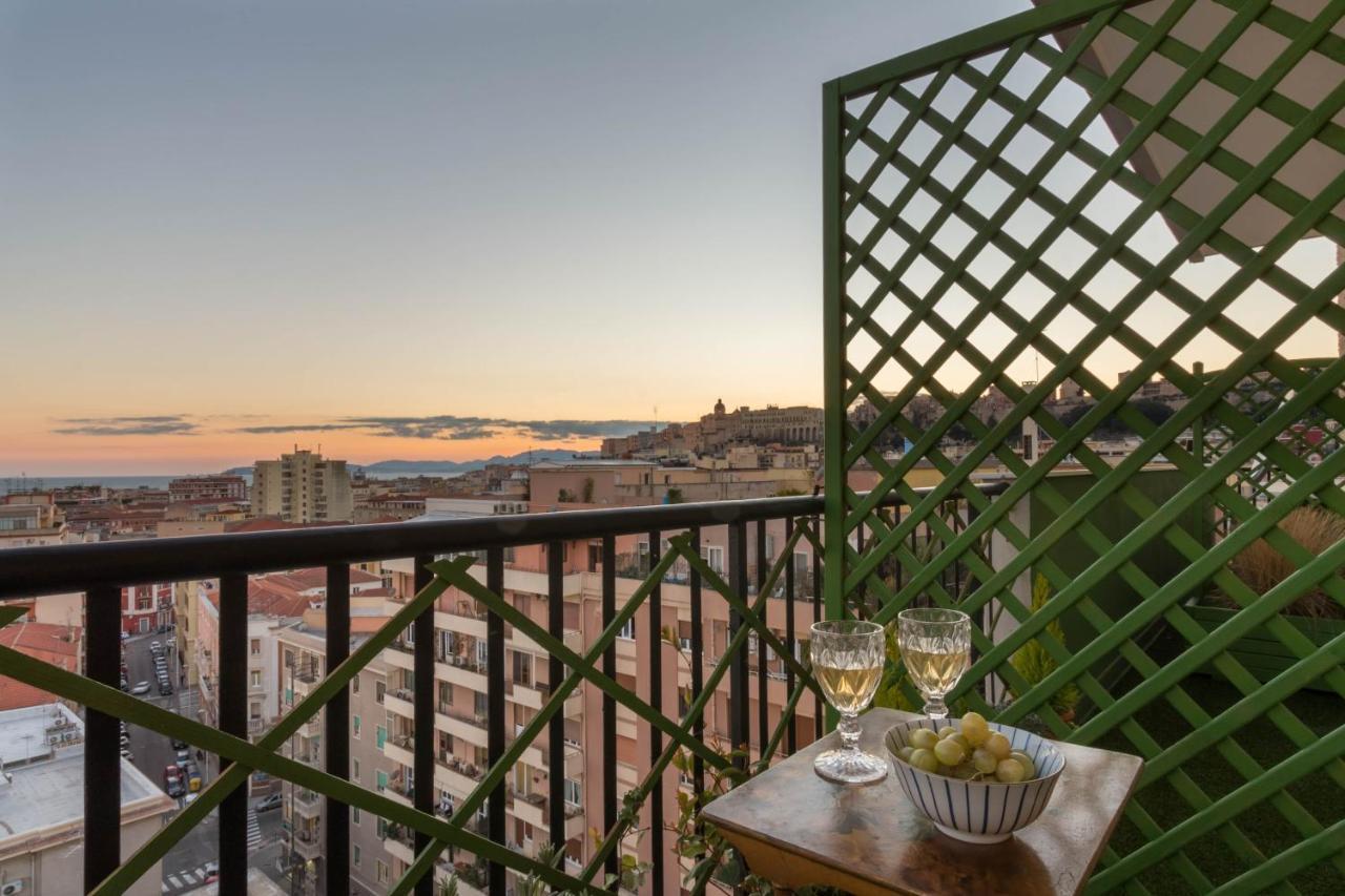 Eleventh Floor Suites Cagliari Bagian luar foto