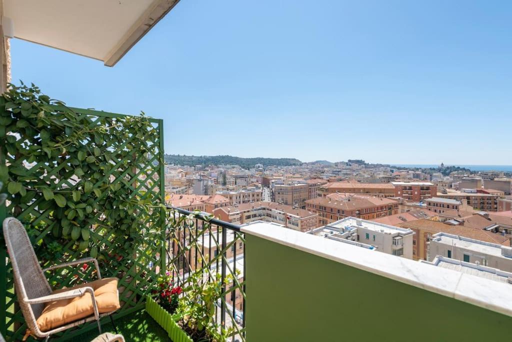 Eleventh Floor Suites Cagliari Bagian luar foto