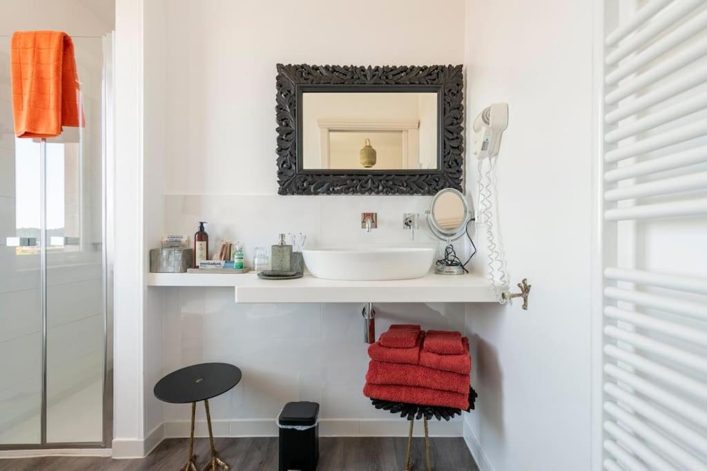 Eleventh Floor Suites Cagliari Bagian luar foto
