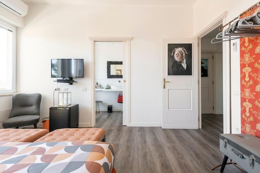 Eleventh Floor Suites Cagliari Bagian luar foto